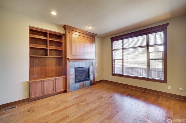 Building Photo - 3Bd/2.75Ba Issaquah Home