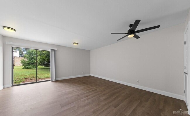 Building Photo - 16 West Dr