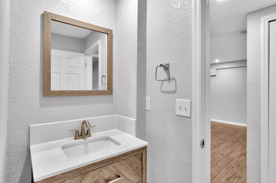 Building Photo - 2223 Gordon St