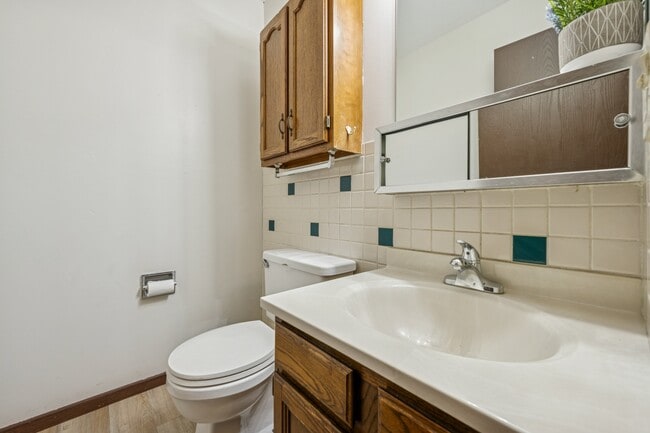 Building Photo - 366 Manning Dr