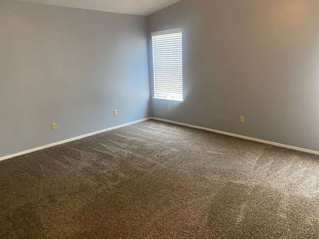 Building Photo - Home for Rent SE Area