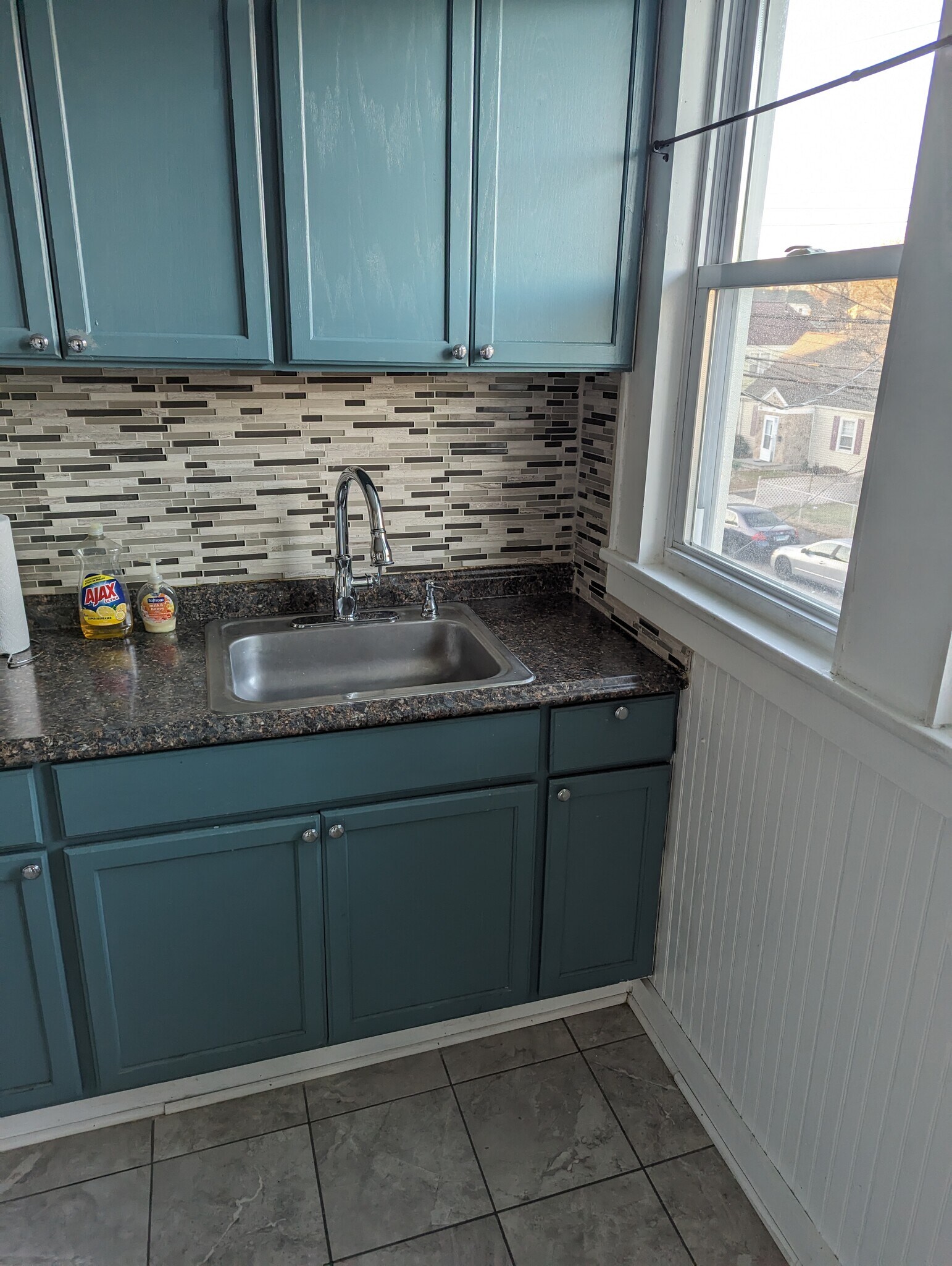 Building Photo - 2295 E Main St