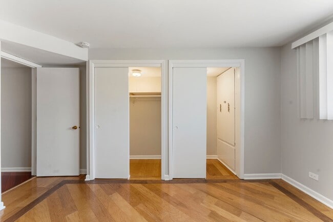 Building Photo - 5825 W Higgins Ave