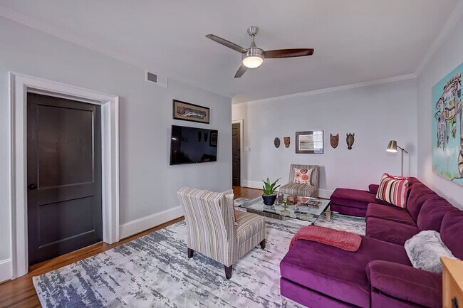 Building Photo - 518 Lamar Ave