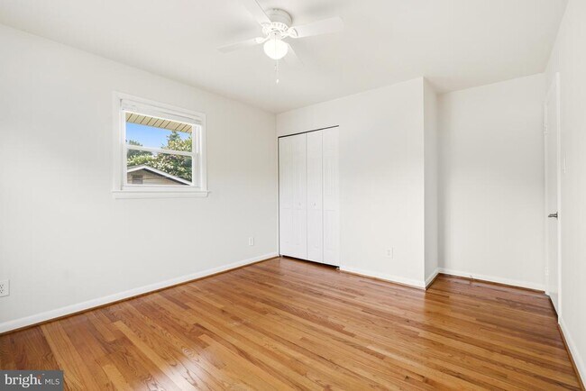 Building Photo - 11840 Enid Dr