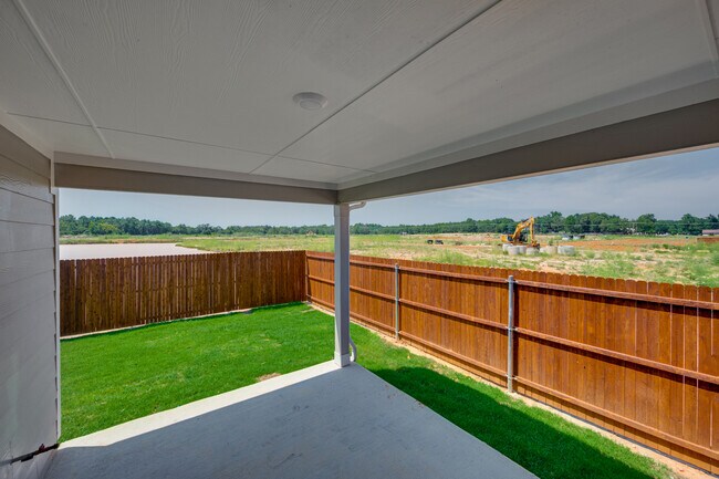Building Photo - 6077 Freedom Dr