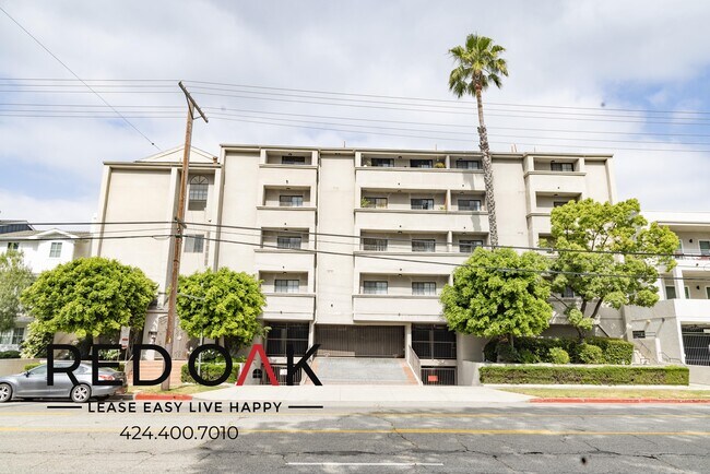 Building Photo - 4651 Cahuenga Blvd