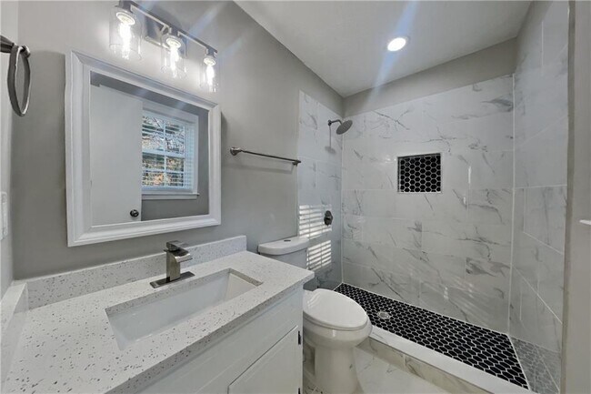 Building Photo - 1176 Golden Cir SW