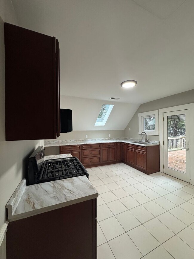 Building Photo - 3338 Marvin Ave