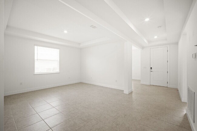 Building Photo - Gorgeous 4BR/3BA home in Island Forest Preserve