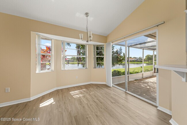 Building Photo - 1050 Fieldstone Dr