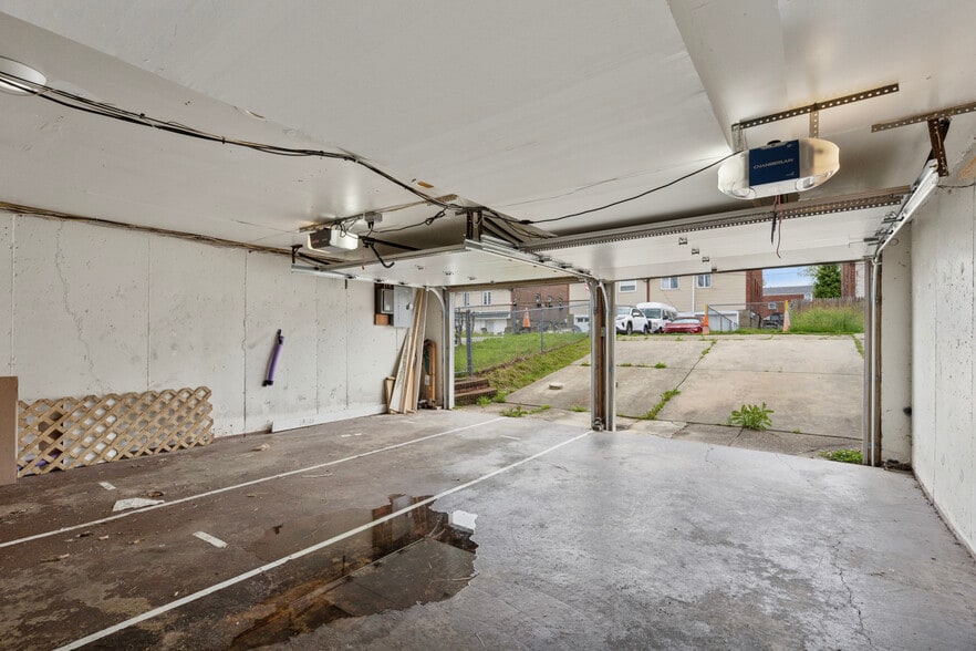 Building Photo - 9424 Kirkwood Rd