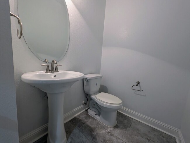 Building Photo - 8343 Sedona Ridge Dr
