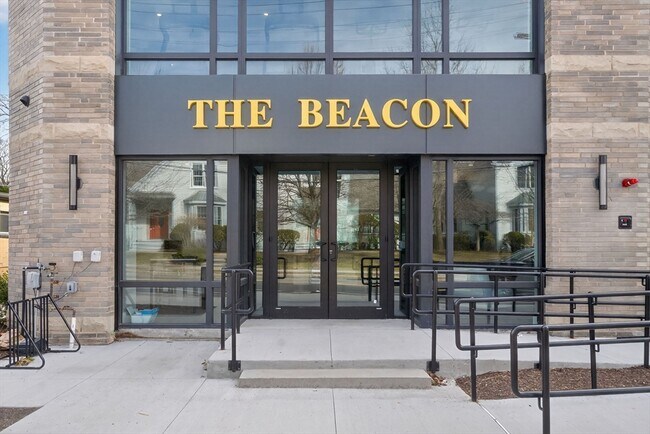 Building Photo - 1114 Beacon St