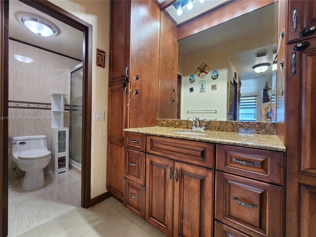 Building Photo - 3505 S Ocean Dr