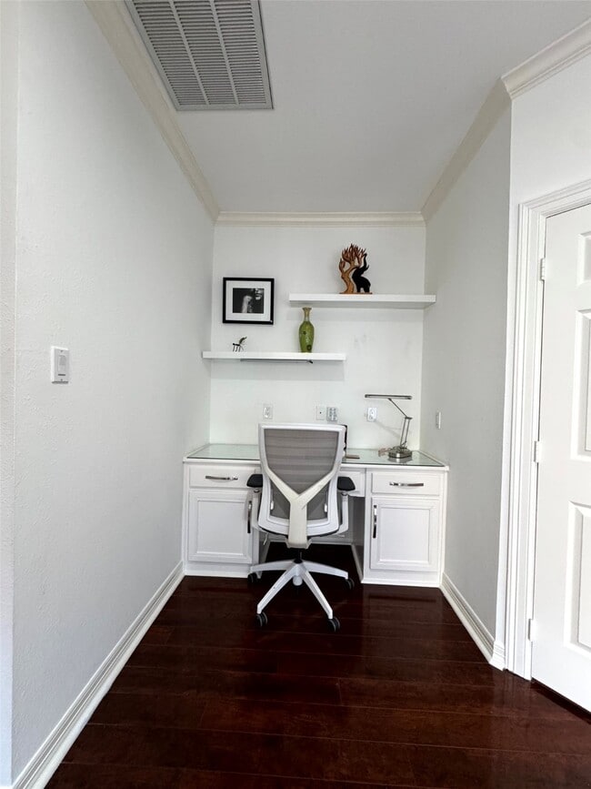 Building Photo - 824 Birdsall St