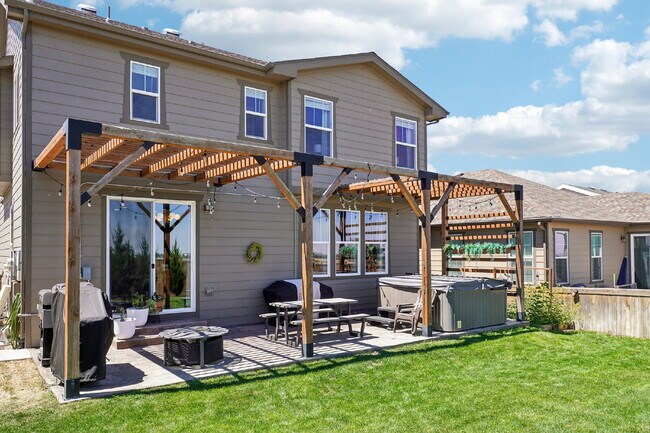 Building Photo - "Spacious 4-Bedroom Retreat with 2.5 Baths in Reunion!"