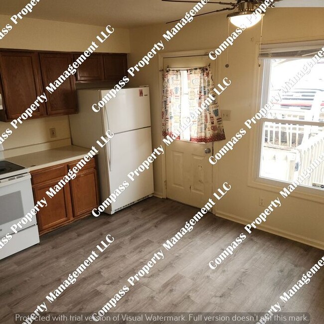 Building Photo - $1395- 3 Bed, 2 Bath Townhouse - Coatesville