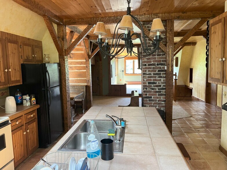 Building Photo - 55 S Main St