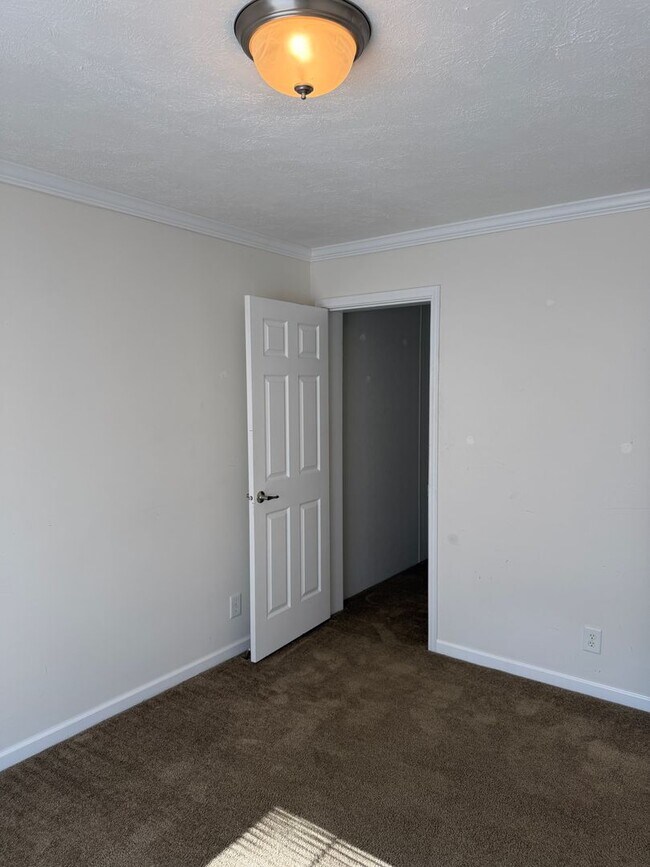 Building Photo - 5774 Glatfelters Station Rd