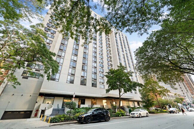 Building Photo - 1221 N Dearborn Pkwy