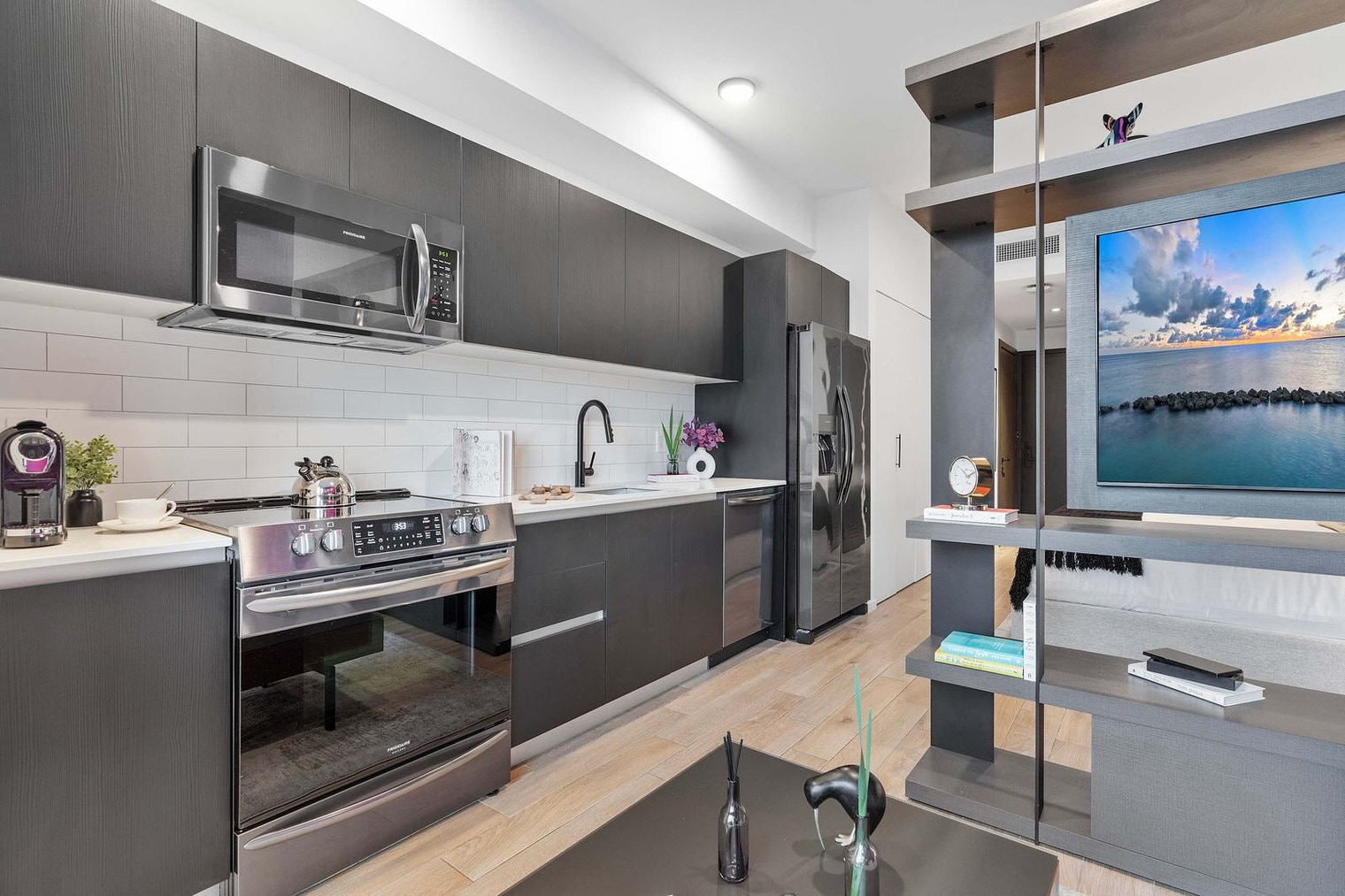 Building Photo - 398 NE 5th St