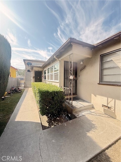 Building Photo - 2431 W Beverly Blvd