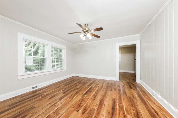 Building Photo - 3030 Walnut Ave