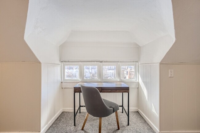 Building Photo - 1244 York St