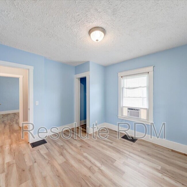 Building Photo - 1308 E Taylor St