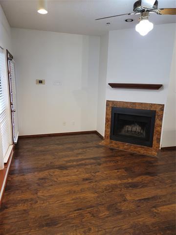 Primary Photo - 4800 W Lovers Ln