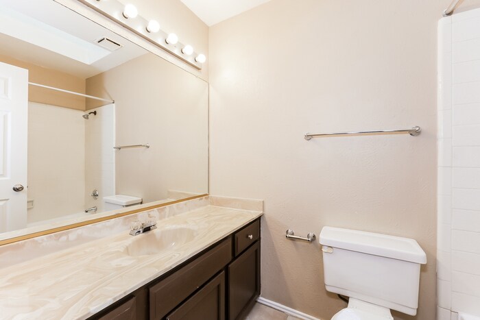 Building Photo - 804 Lovingham Dr