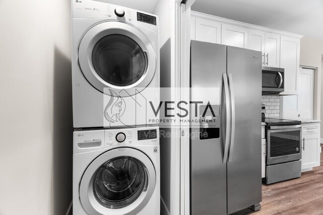 Building Photo - 12 Riddle Rd