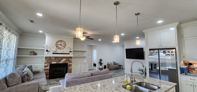 Building Photo - 1001 Ashmore Landing