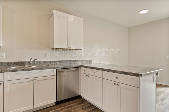 Building Photo - 1682 SW Salmon Ave