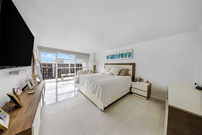 Building Photo - 600 Parkview Dr