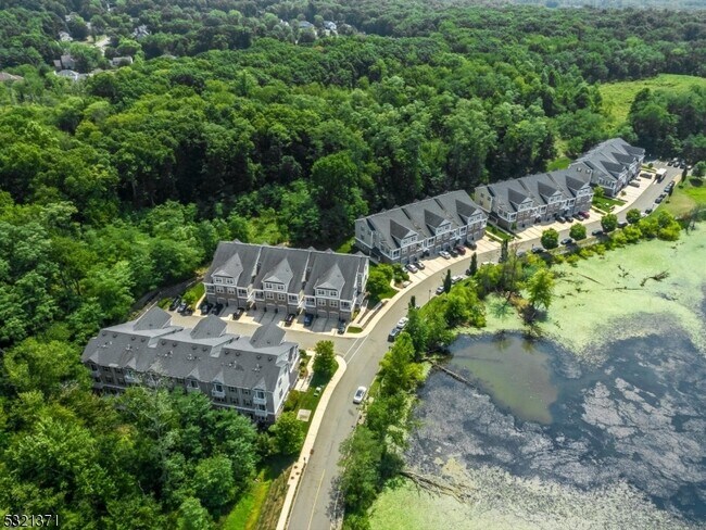 Building Photo - 209 Birch Ct