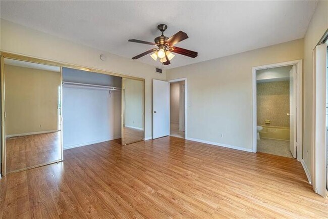 Building Photo - 2424 NE 9th St