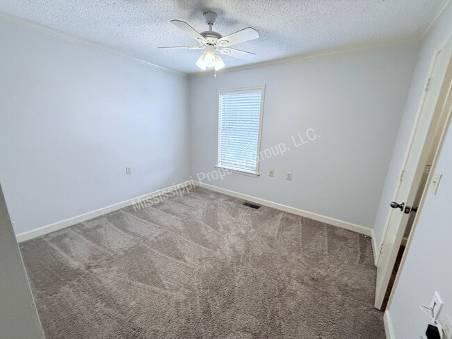 Building Photo - 2BR/2.5BA FOR RENT