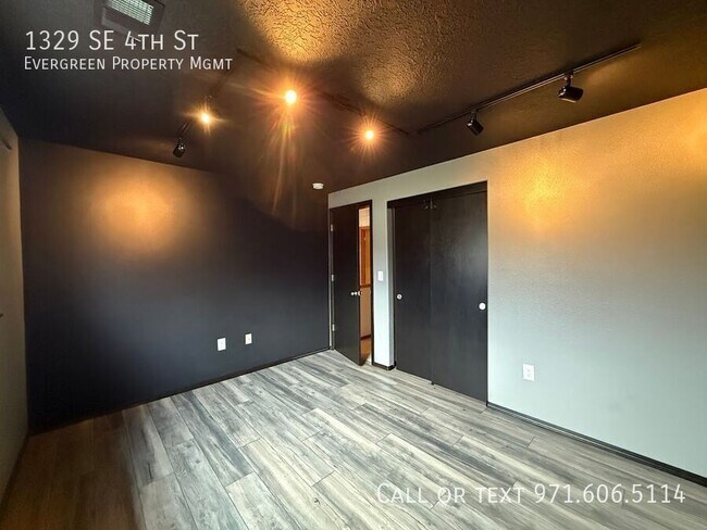 Building Photo - 1329 SE 4th St