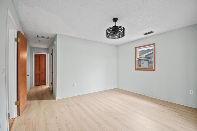 Building Photo - 125 CR 13 S