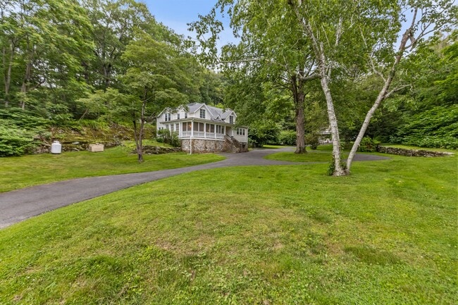 Building Photo - 281 Riversville Rd