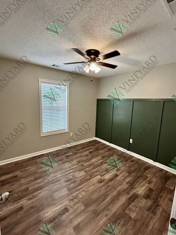 Building Photo - 19 Oak Grove Ln NW