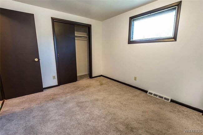 Building Photo - 111 Sunshine Dr