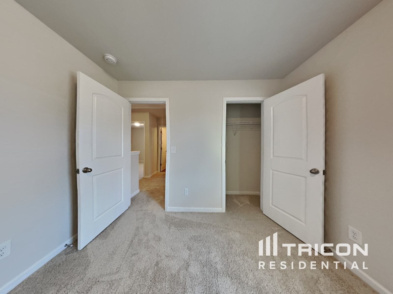 Building Photo - 572 Lakerun Dr