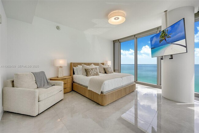 Building Photo - 15701 Collins Ave