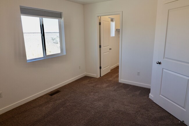 Building Photo - 15104 S Wild Horse Wy