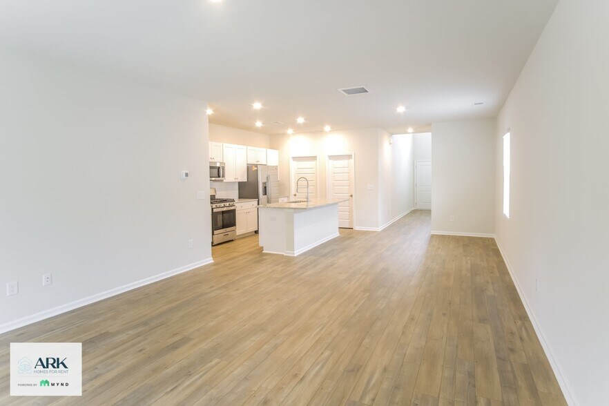 Building Photo - 1145 Joywood Dr