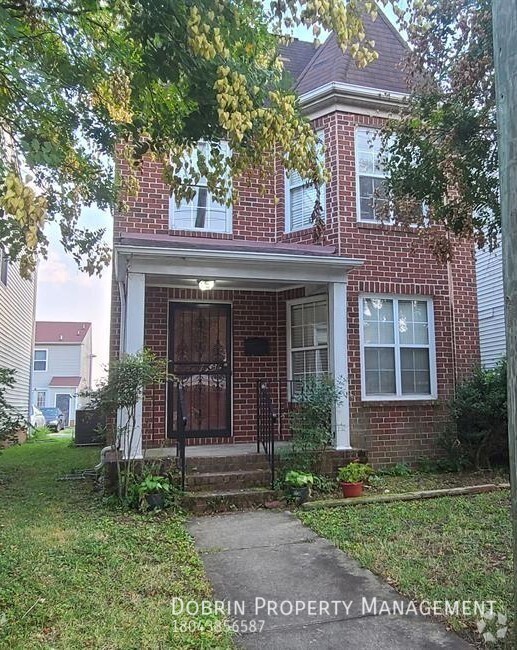 Building Photo - Renovated 5BD: Open floor plan - BLOCKS FR...