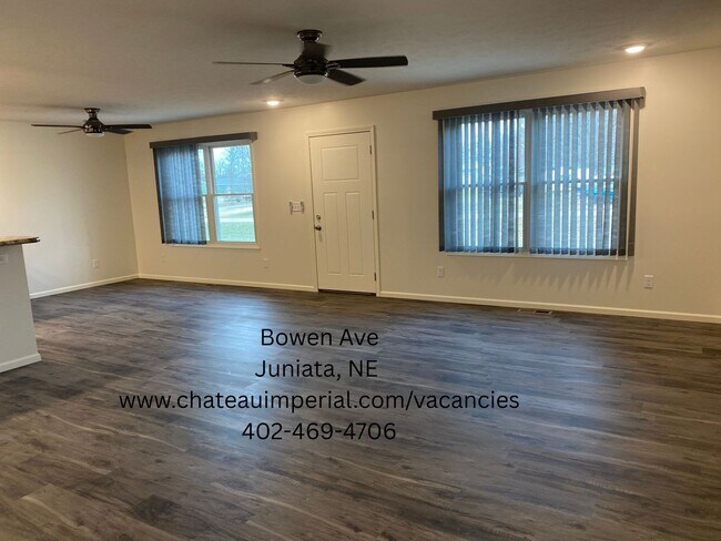 Building Photo - 600 N Bowen Ave